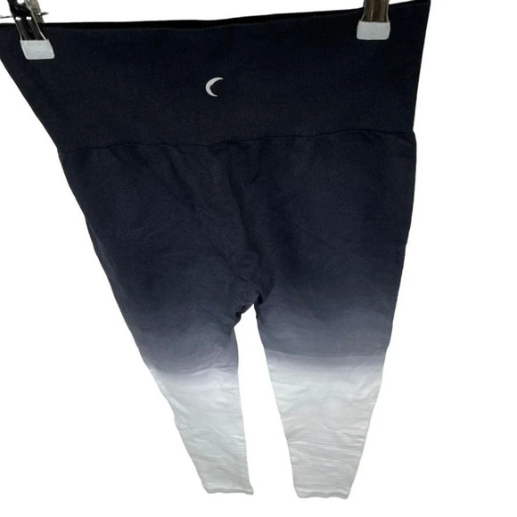 Zyia Active Black and White Ombre Performance Hi-Rise Leggings 7/8 S - Picture 6 of 7